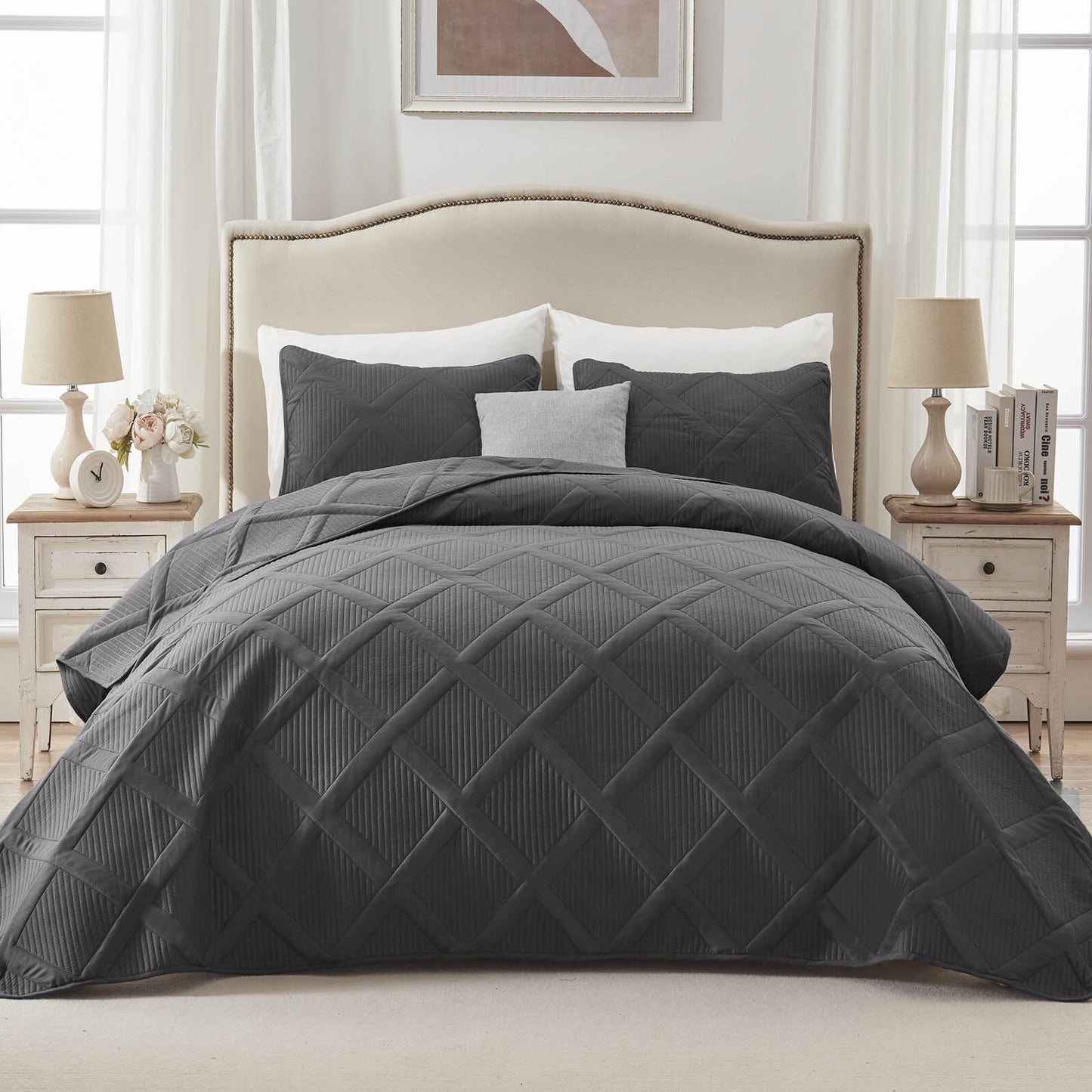 Exclusivo Mezcla Ultrasonic California King Quilt Set, Lightweight Bedspreads Modern Striped Coverlet with 2 Pillow Shams, Grey