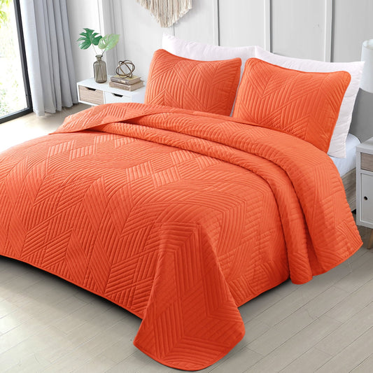 Exclusivo Mezcla Ultrasonic King Quilt Bedding Set, Lightweight Burnt Orange Bedspreads Soft Modern Geometric Coverlet Set for All Seasons (1 Quilt and 2 Pillow Shams)