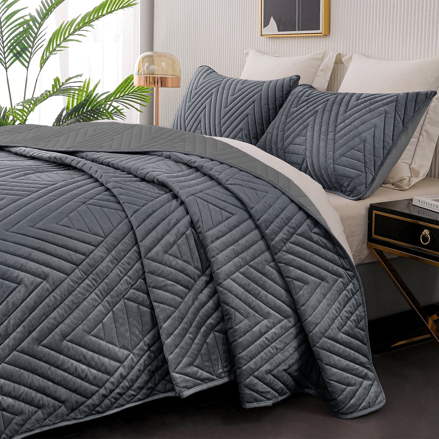 Exclusivo Mezcla Super Plush Velvet Quilt Twin Size with Pillow Sham, Luxury Soft Reversible 2 Piece Bedspreads Coverlet Comforter set for all seasons, Lightweight and Warm, Dark Grey