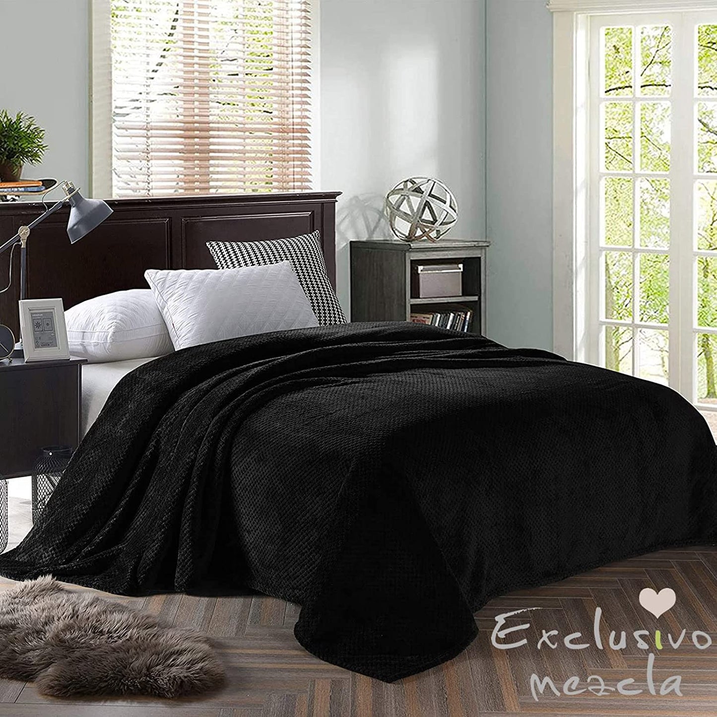 Exclusivo Mezcla Waffle Textured Soft Fleece Blanket, Twin Size Bed Blanket, Cozy Warm and Lightweight (Black, 90x66 inches)