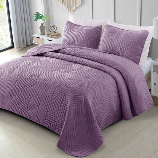 Exclusivo Mezcla Ultrasonic King Quilt Bedding Set, Lightweight Dusty Lavender Bedspreads Soft Modern Geometric Coverlet Set for All Seasons (1 Quilt and 2 Pillow Shams)