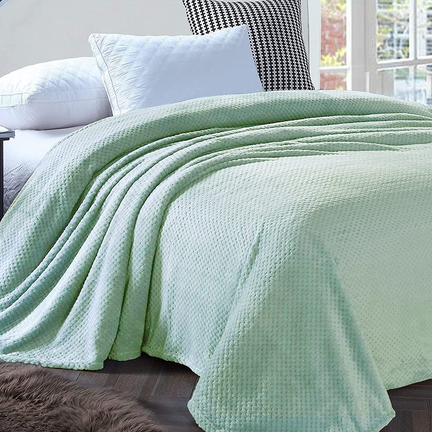 Exclusivo Mezcla Waffle Textured Soft Fleece Blanket, Twin Size Bed Blanket, Cozy Warm and Lightweight (Mint Green, 90x66 inches)