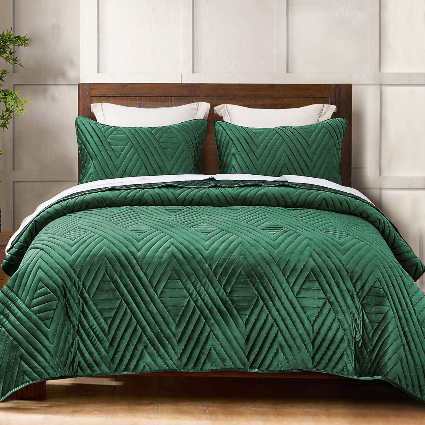 Exclusivo Mezcla Super Plush Velvet Quilt King Size with Pillow Shams, Luxury Soft Reversible 3 Piece Bedspreads Coverlet Comforter Set for All Seasons, Lightweight and Warm, Emerald Green