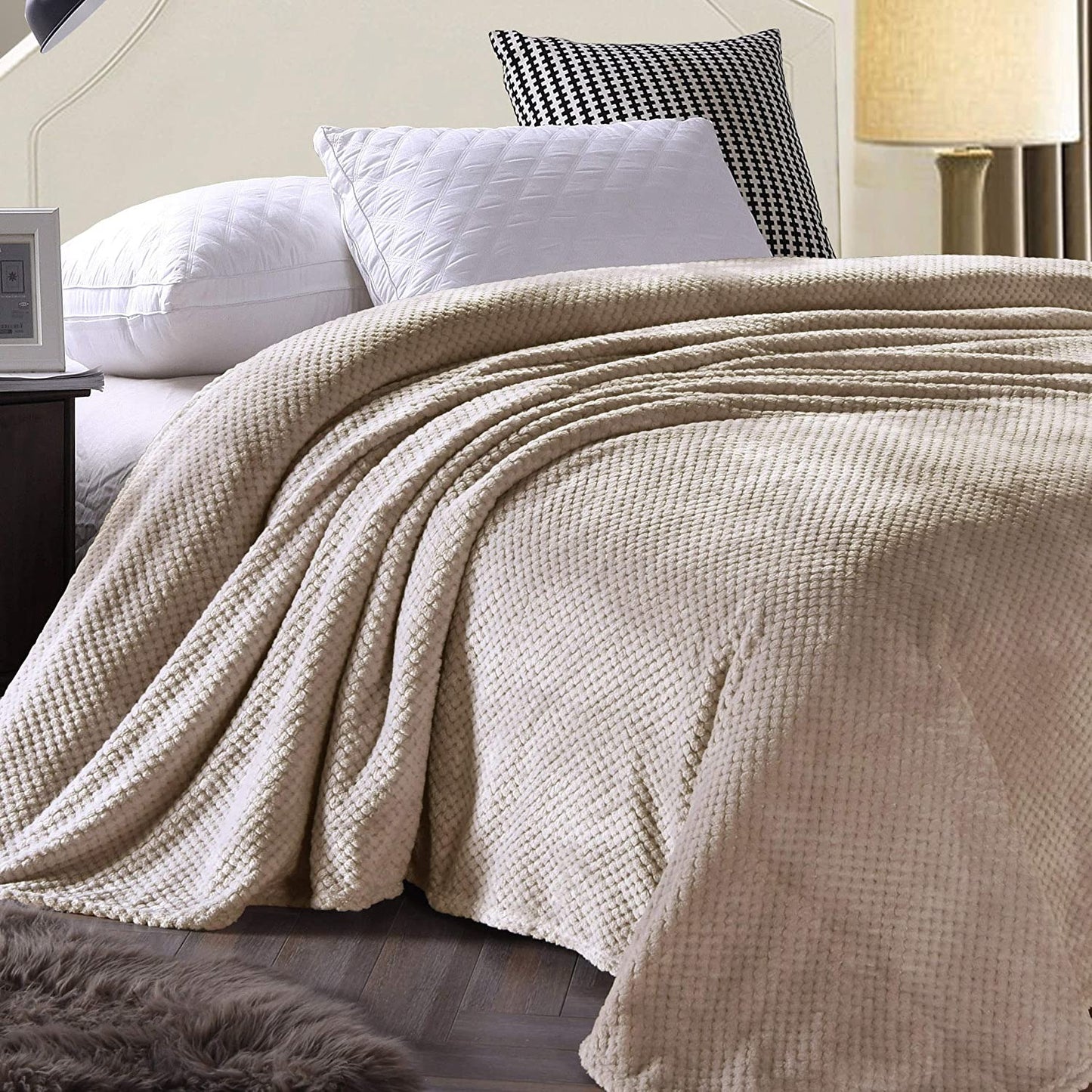 Exclusivo Mezcla Waffle Textured Soft Fleece Blanket, King Size Bed Blanket, Cozy Warm and Lightweight (Camel, 90x104 inches)