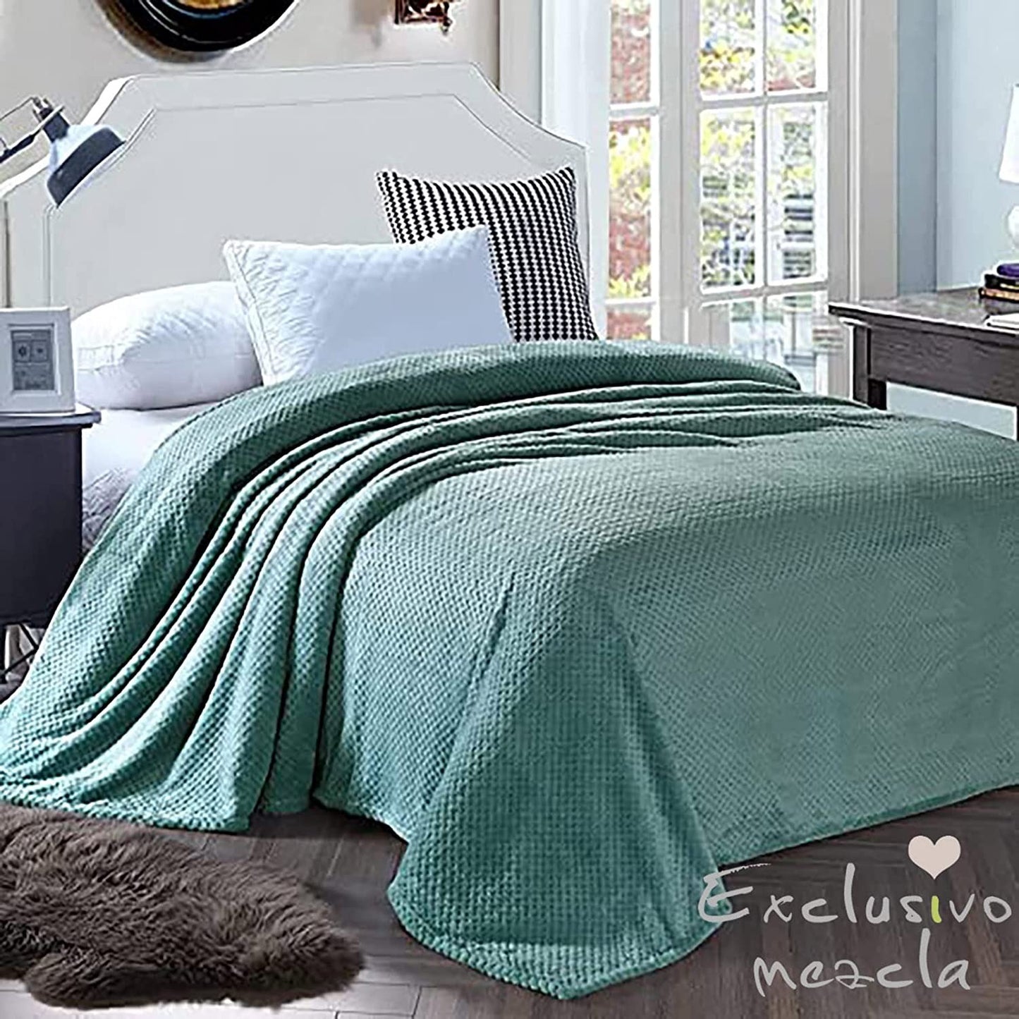 Exclusivo Mezcla Waffle Textured Soft Fleece Blanket, Twin Size Bed Blanket, Cozy Warm and Lightweight (Celadon, 90x66 inches)