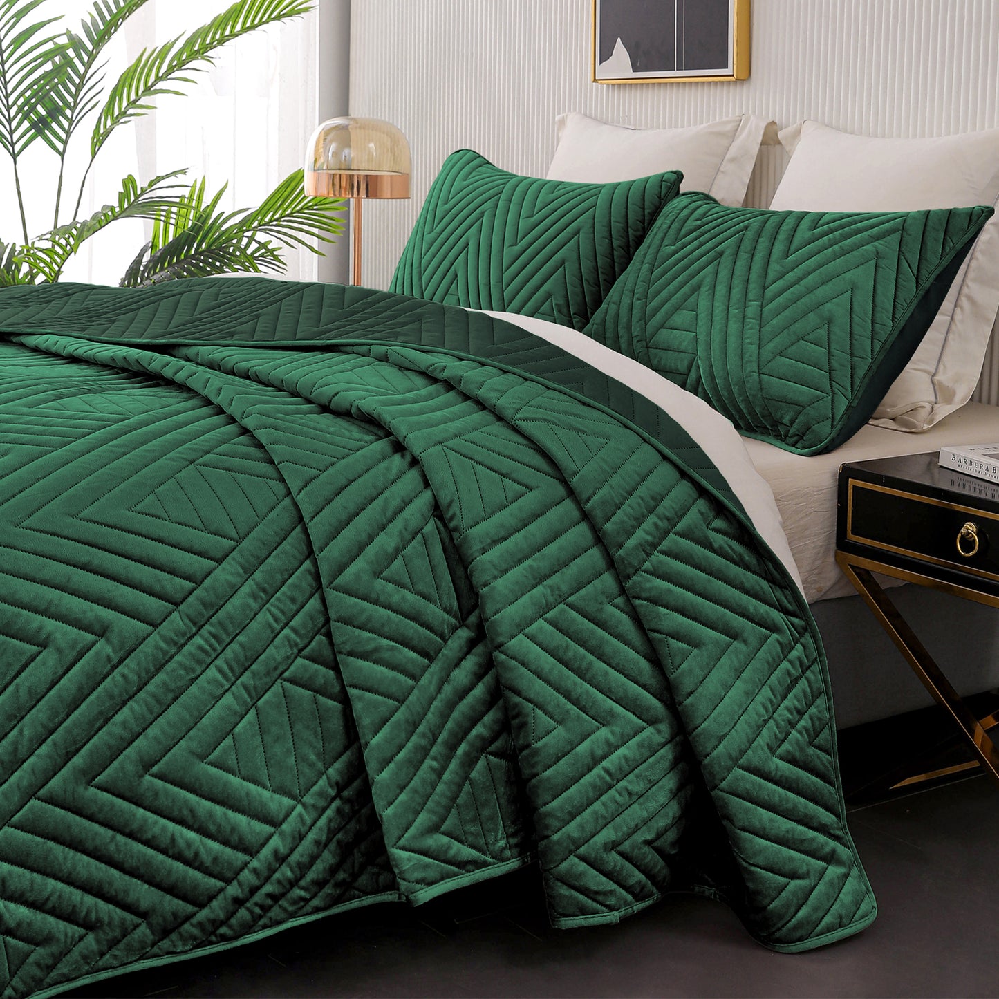 Exclusivo Mezcla Super Plush Velvet Quilt Twin Size with Pillow Sham, Luxury Soft Reversible 2 Piece Bedspreads Coverlet Comforter Set for All Seasons, Lightweight and Warm, Emerald Green