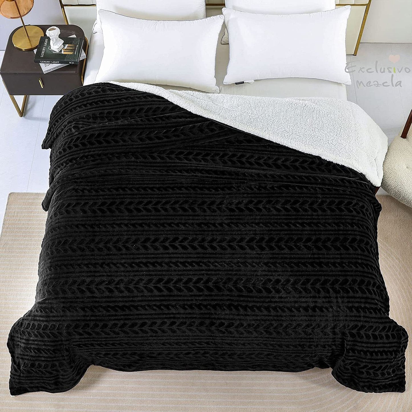 Exclusivo Mezcla Queen Size Sherpa Fleece Bed Blanket, Ultra Soft and Warm Reversible Velvet Blankets for Bed Couch Sofa 90x90 inches, Black