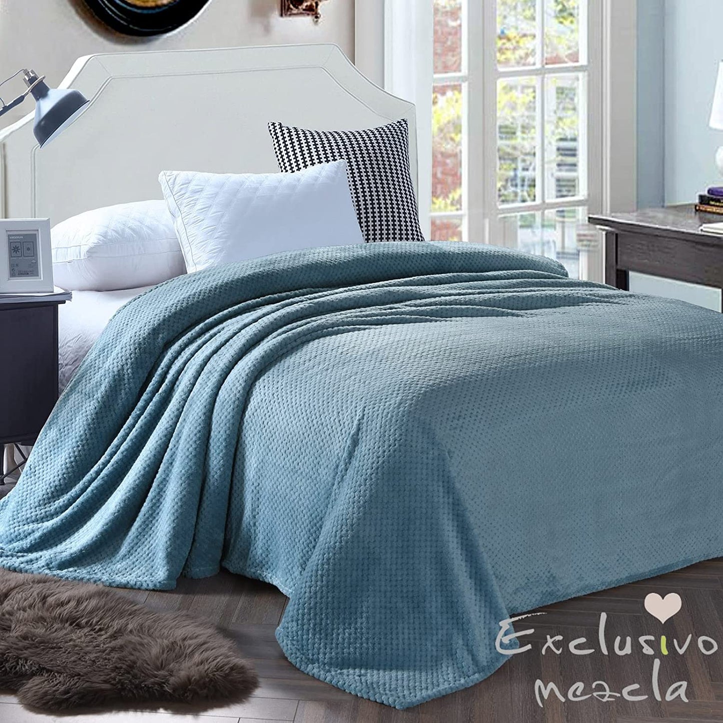 Exclusivo Mezcla Waffle Textured Soft Fleece Blanket, Queen Size Bed Blanket, Cozy Warm and Lightweight (Slate Blue, 90x90 inches)