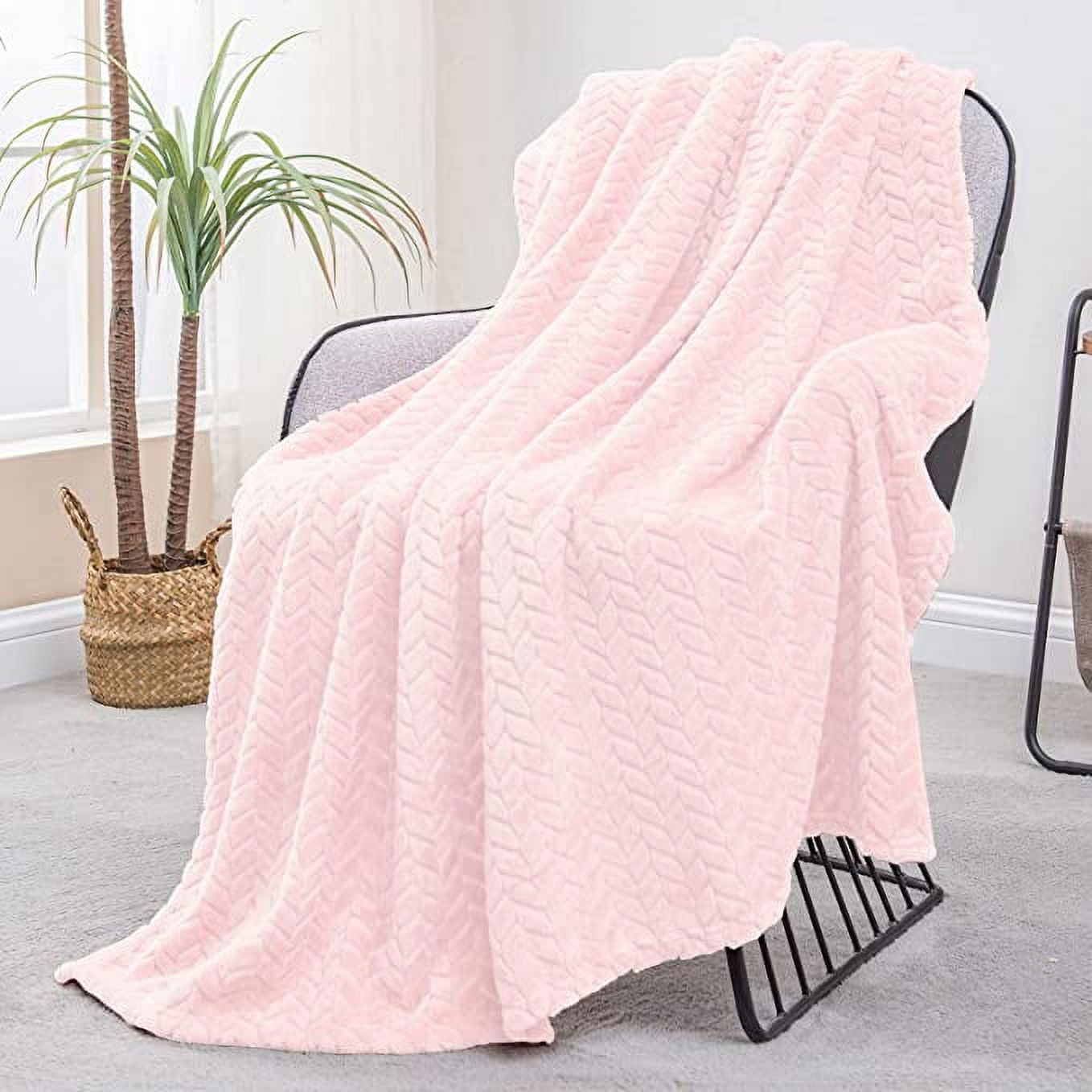 Exclusivo Mezcla Extra Large Flannel Fleece Throw Blanket, 50x70 Inches Leaves Pattern Soft Throw Blanket for Couch, Cozy, Warm, and Lightweight Blanket for Winter, Light Pink Blanket