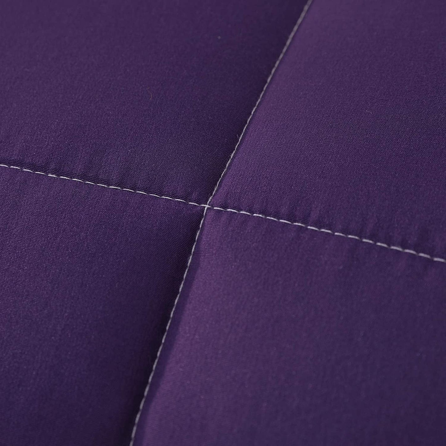 Exclusivo Mezcla Lightweight Reversible 3-Piece Comforter Set All Seasons, Down Alternative Comforter with 2 Pillow Shams, King Size, Deep Purple/ Lilac