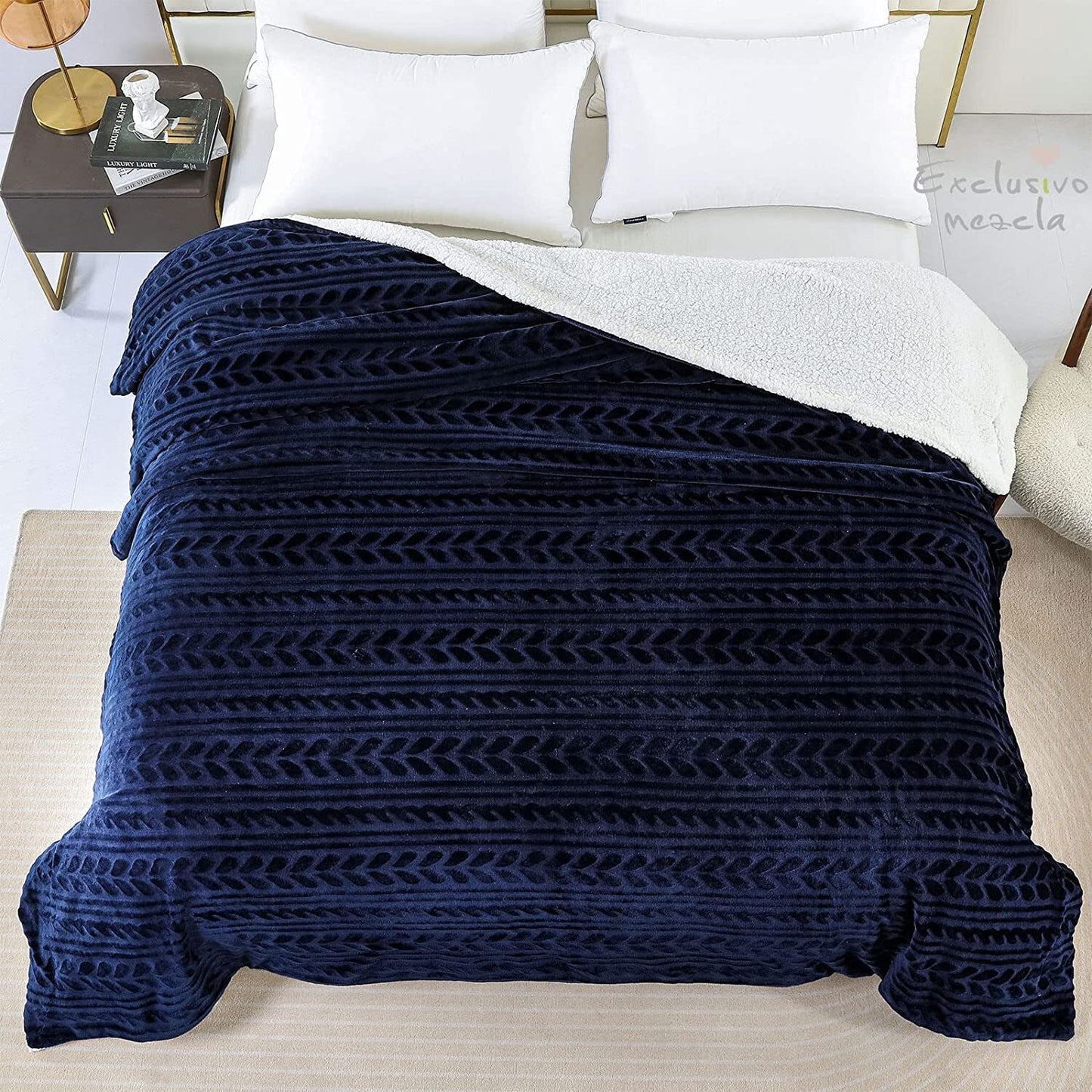 Exclusivo Mezcla Queen Size Sherpa Fleece Bed Blanket, Ultra Soft and Warm Reversible Velvet Blankets for Bed Couch Sofa 90x90 inches, Navy Blue