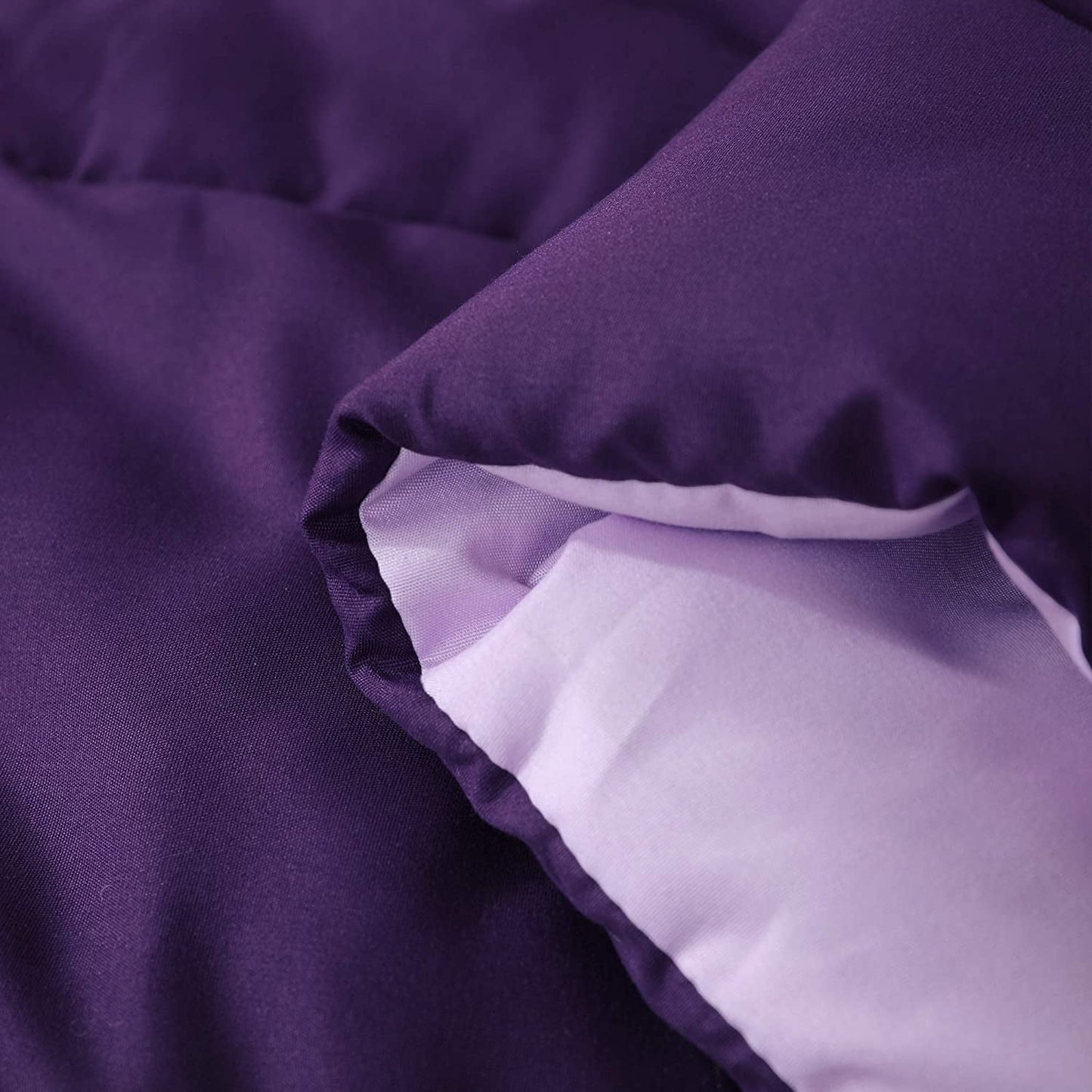 Exclusivo Mezcla Lightweight Reversible 3-Piece Comforter Set All Seasons, Down Alternative Comforter with 2 Pillow Shams, King Size, Deep Purple/ Lilac