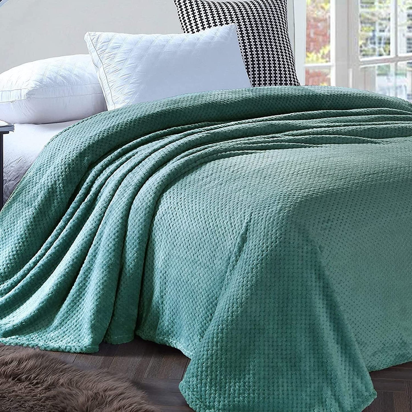 Exclusivo Mezcla Waffle Textured Soft Fleece Blanket, Queen Size Bed Blanket, Cozy Warm and Lightweight (Celadon, 90x90 inches)