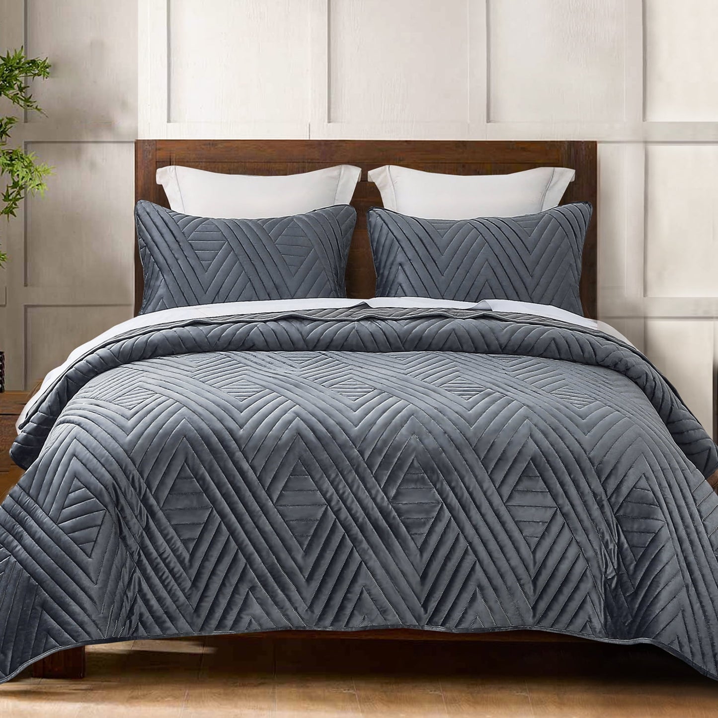 Exclusivo Mezcla Super Plush Velvet Quilt Twin Size with Pillow Sham, Luxury Soft Reversible 2 Piece Bedspreads Coverlet Comforter set for all seasons, Lightweight and Warm, Dark Grey