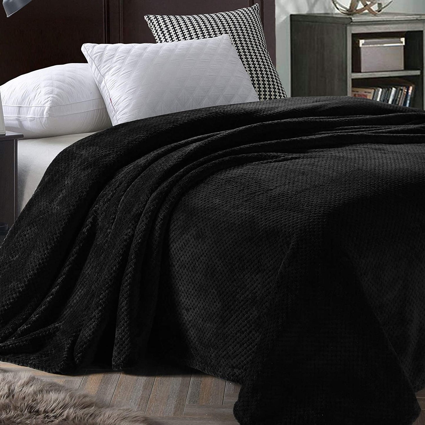 Exclusivo Mezcla Waffle Textured Soft Fleece Blanket, Twin Size Bed Blanket, Cozy Warm and Lightweight (Black, 90x66 inches)