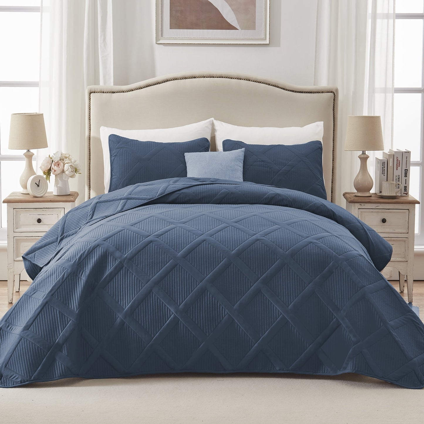 Exclusivo Mezcla Ultrasonic King Quilt Set, Lightweight Bedspreads Modern Striped Coverlet with 2 Pillow Shams, Navy Blue