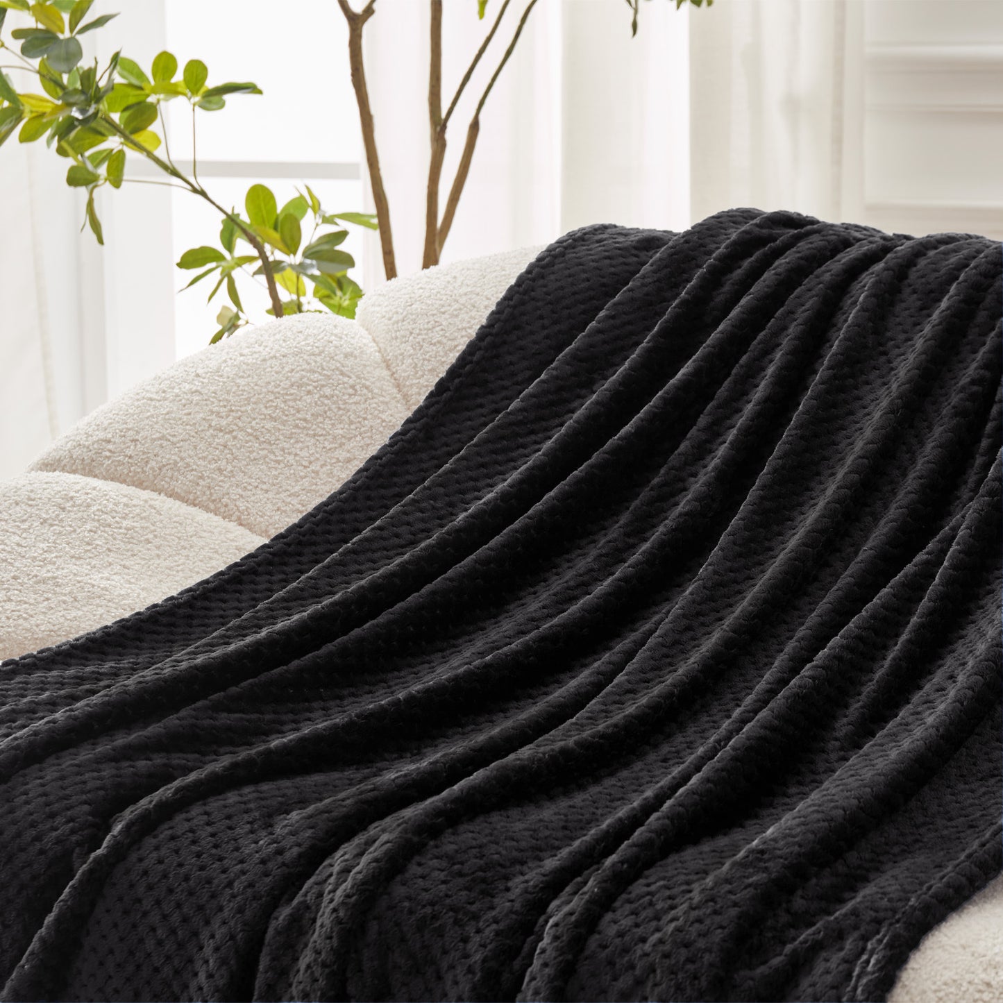 Exclusivo Mezcla Waffle Textured Soft Fleece Blanket, Twin Size Bed Blanket, Cozy Warm and Lightweight (Black, 90x66 inches)