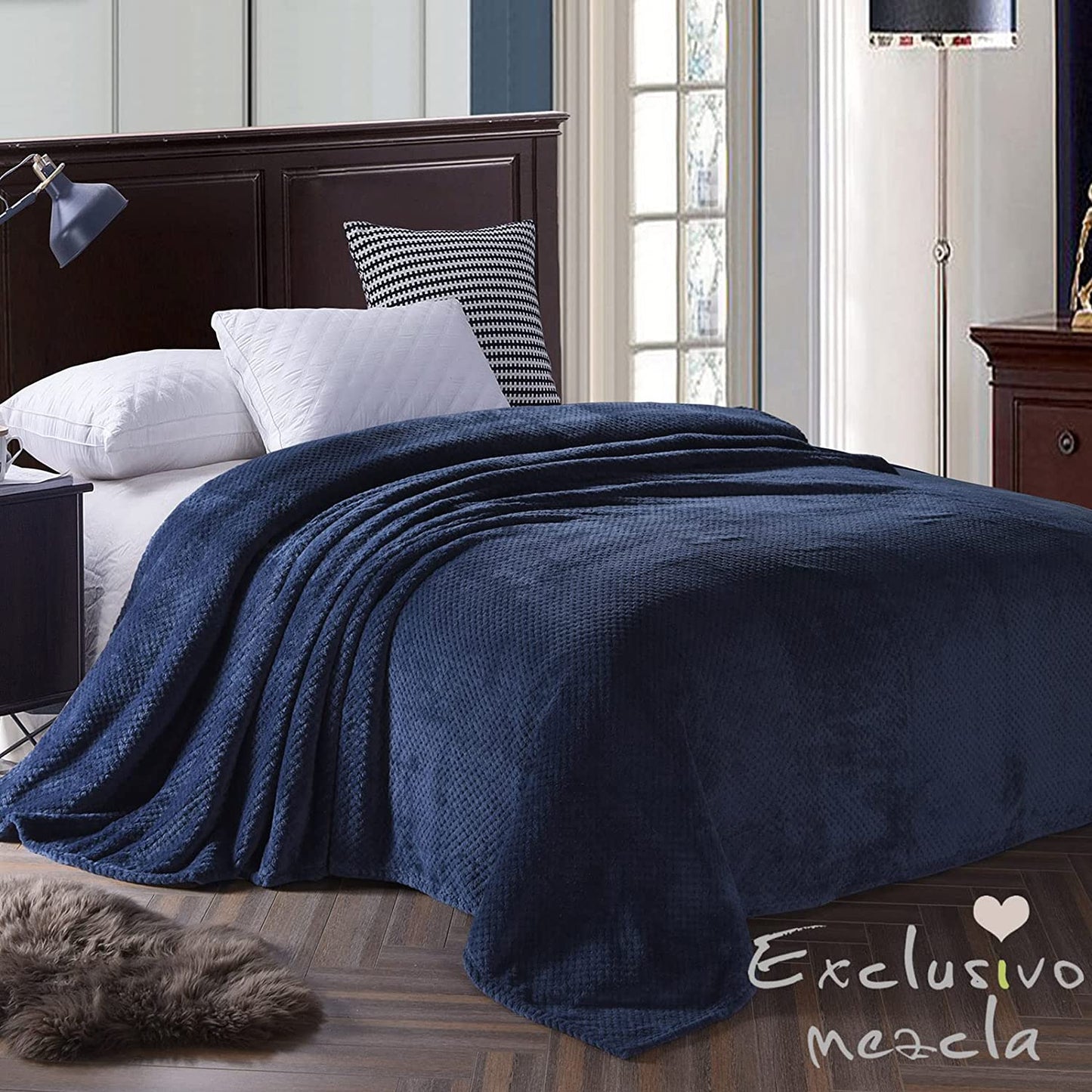 Exclusivo Mezcla Waffle Textured Soft Fleece Blanket, Queen Size Bed Blanket, Cozy Warm and Lightweight (Navy Blue, 90x90 inches)