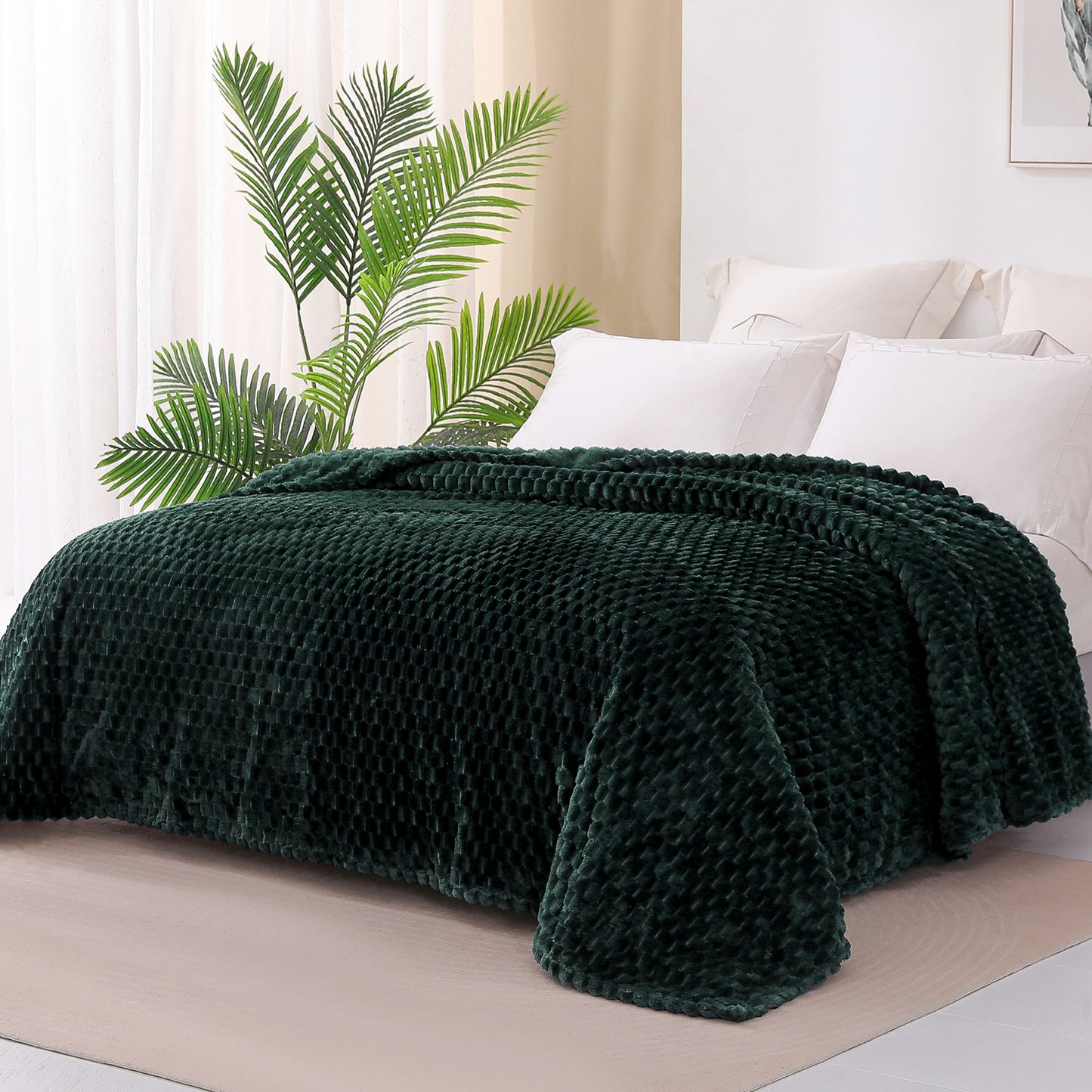 Exclusivo Mezcla King Size Flannel Fleece Blanket, 90x104 Inches Stylish Jacquard Velvet Plush Blanket for Bed, Cozy, Warm, Lightweight and Decorative Forest Green Blanket