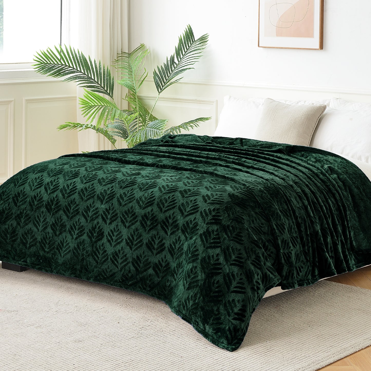 Exclusivo Mezcla Twin size Blanket for Bed, Super Soft and Warm Forest Green Blankets for All Seasons, Flannel Fleece Leaves Pattern Bed Blanket, Plush Fuzzy and Thick, 60x80 Inch