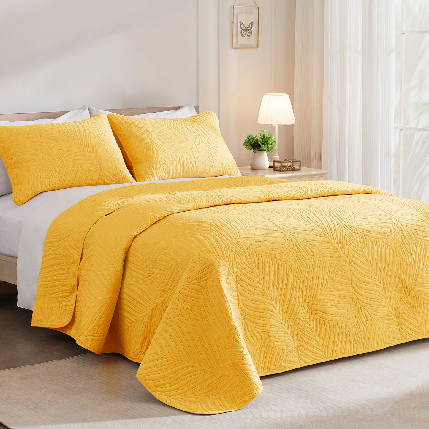 Exclusivo Mezcla Full Queen Quilt Set Yellow, Lightweight Bedspread Leaf Pattern Bed Cover Soft Coverlet Bedding Set(1 Quilt, 2 Pillow Shams)
