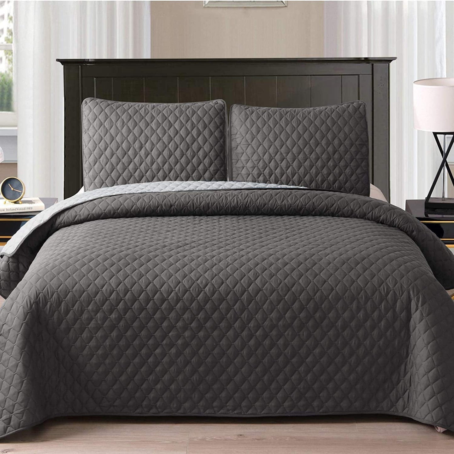 Exclusivo Mezcla Ultrasonic Reversible 3-Piece King Size Quilt Set with Pillow Shams, Lightweight Bedspread/Coverlet/Bed Cover - (Grey, 92"x104")